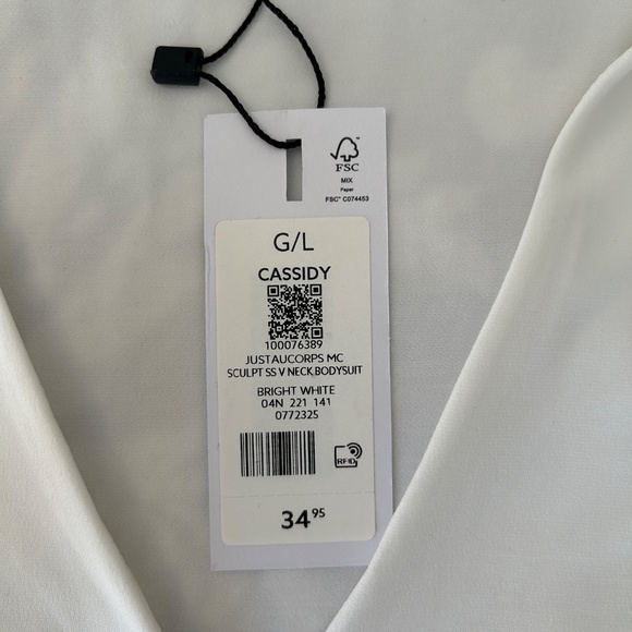 Dynamite Sculpt V Neck Bodysuit - Picture 2 of 3